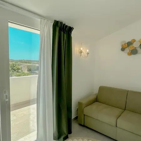 فندق مبيت وإفطار Dimora Calauriia - Adults Only
