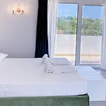 Couette-café Dimora Calauriia - Adults Only
