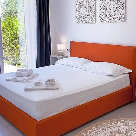 Couette-café Dimora Calauriia - Adults Only 4*